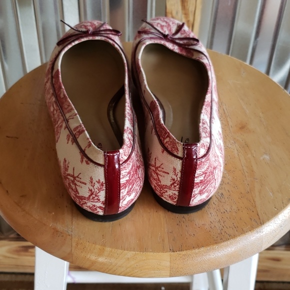 Flat Shoes - Picture 4 of 4